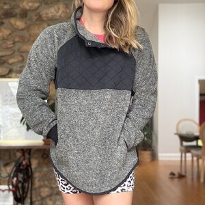 Women's Gray and Black Quilted Pullover